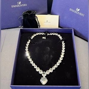 Authentic Swarovski Crystal Clear Necklace. Wedding / statement necklace